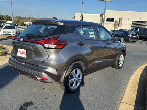 New 2025 Nissan Kicks Play S image 5