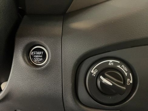 Used 2023 Nissan Frontier SV w/ Technology Package image 15