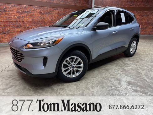 Certified 2022 Ford Escape SE w/ Cold Weather Package image 1