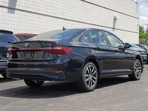 New 2026 Volkswagen Jetta SE FWD image 3