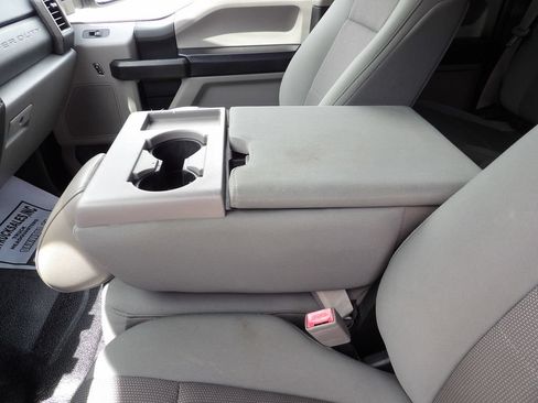 Used 2019 Ford F250 XL w/ Power Equipment Group RWD image 26