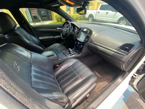 Used 2014 Chrysler 300 S RWD image 26
