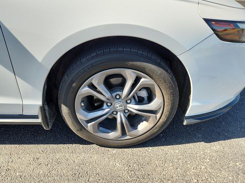 Used 2024 Honda Accord EX image 9
