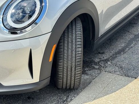 Certified 2024 MINI Cooper SE image 13