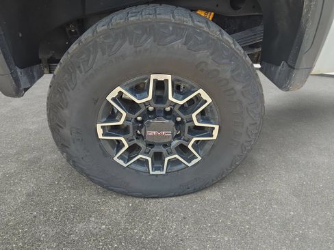 Used 2026 GMC Sierra 2500 AT4X AWD/4WD image 30