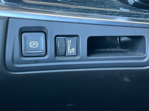 Used 2025 Cadillac XT5 Premium Luxury image 36