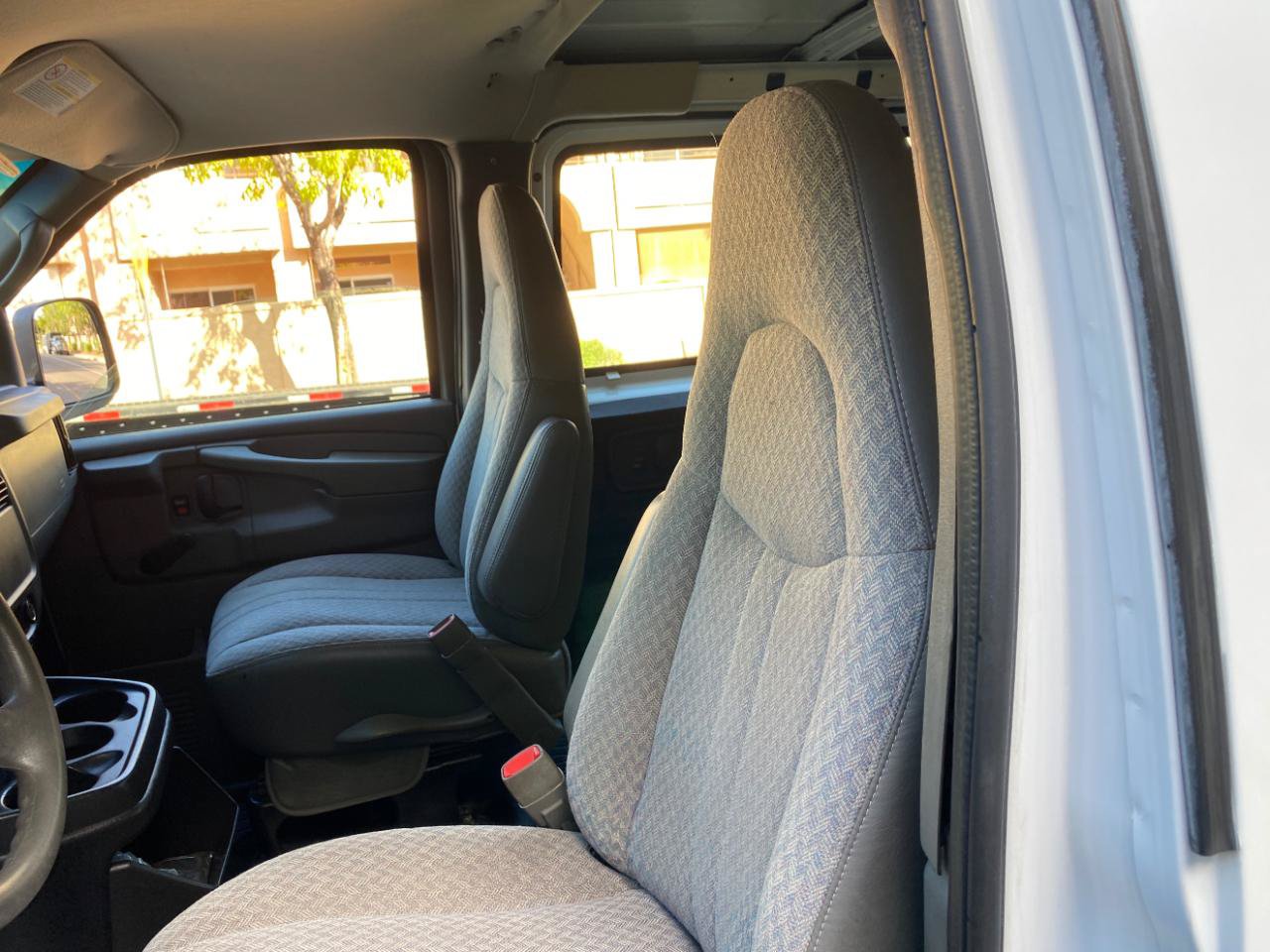 Used 2006 GMC Savana 2500 Extended RWD image 23