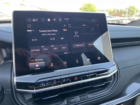 New 2025 Jeep Compass Latitude w/ Altitude Special Edition image 18