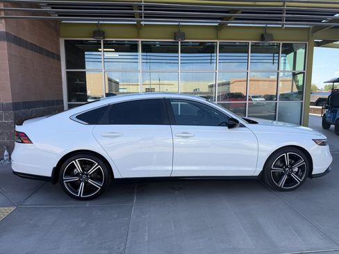 Used 2023 Honda Accord Sport image 9