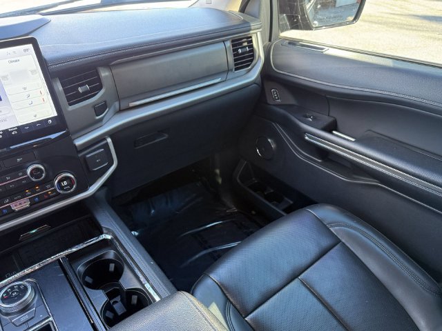 Used 2022 Ford Expedition XLT RWD image 15