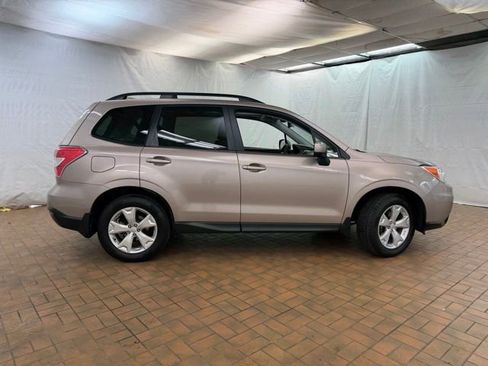 Used 2016 Subaru Forester 2.5i Premium AWD/4WD image 9