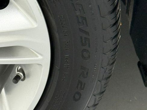 Used 2019 Land Rover Range Rover Velar R-Dynamic HSE image 48