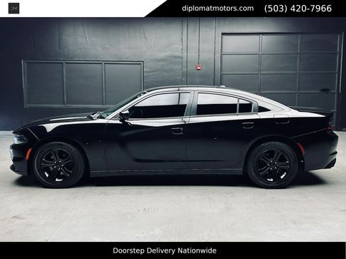 Used 2015 Dodge Charger SE w/ Popular Equipment Group RWD image 4