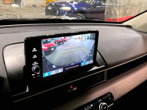 Used 2025 Honda Pilot EX-L image 27