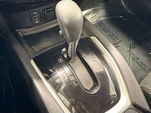 Used 2016 Nissan Rogue S image 17