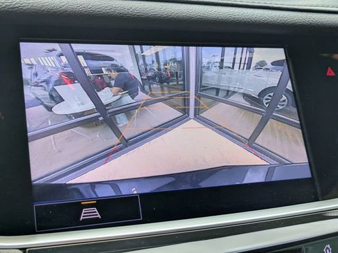 Used 2021 Cadillac XT5 Premium Luxury FWD image 17