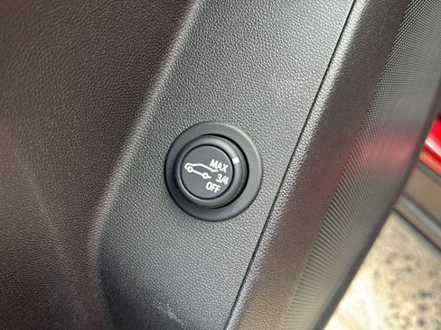 Used 2023 Chevrolet Equinox LT AWD/4WD image 17