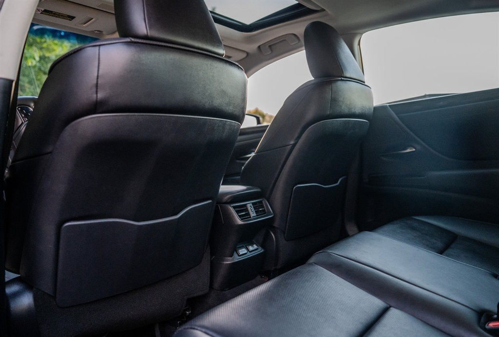 Used 2019 Lexus ES 350 w/ Premium Package FWD image 31