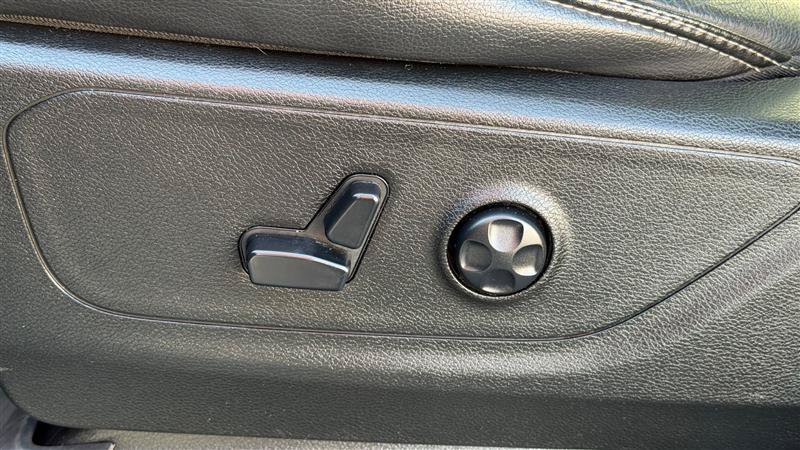 Used 2020 RAM 1500 Rebel AWD/4WD image 25
