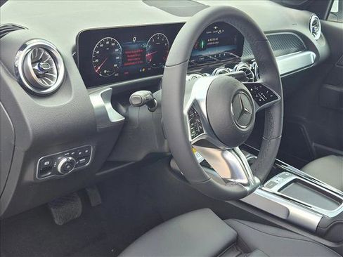 New 2026 Mercedes-Benz GLB 250 image 3