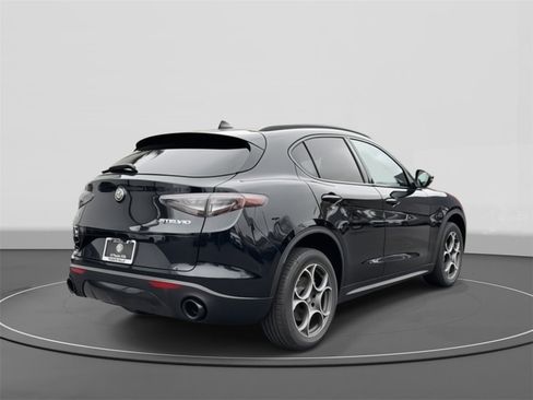 New 2025 Alfa Romeo Stelvio Sprint image 6