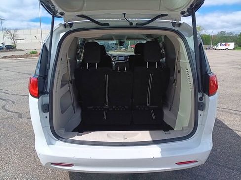 Used 2023 Chrysler Voyager LX FWD image 25
