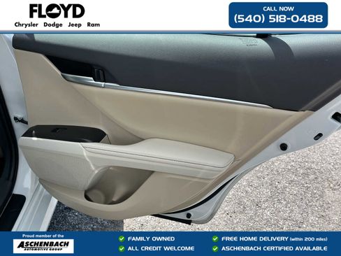 Used 2024 Toyota Camry XLE w/ Navigation Package FWD image 32