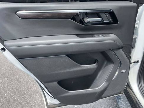 Used 2025 Chevrolet Tahoe Z71 w/ Comfort Package AWD/4WD image 7