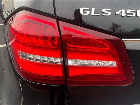 Used 2019 Mercedes-Benz GLS 450 4MATIC image 27