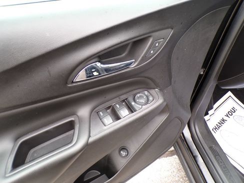 Used 2018 Chevrolet Equinox LT FWD image 23