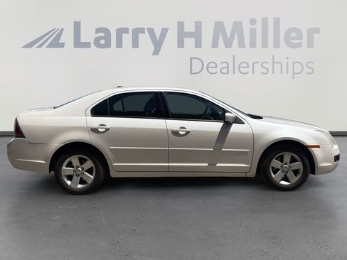 Used 2009 Ford Fusion SE FWD image 6