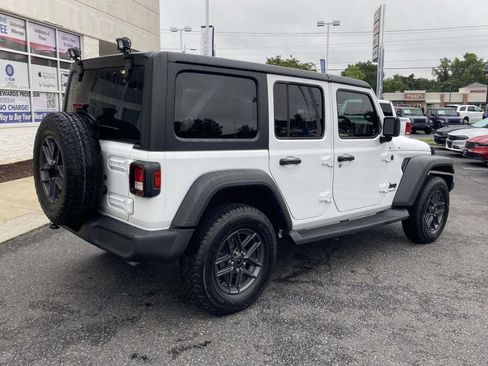 Used 2024 Jeep Wrangler Unlimited Sport AWD/4WD image 7