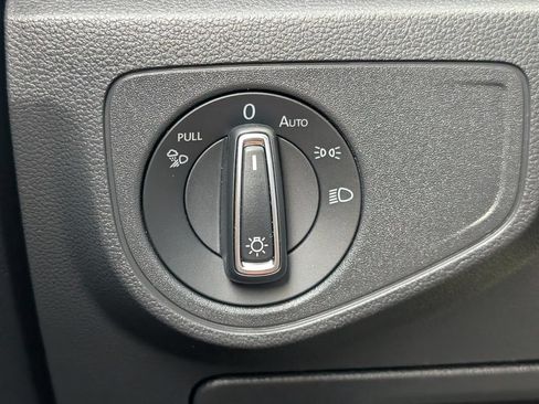 Used 2022 Volkswagen Atlas Cross Sport SEL Premium R-Line AWD/4WD image 32