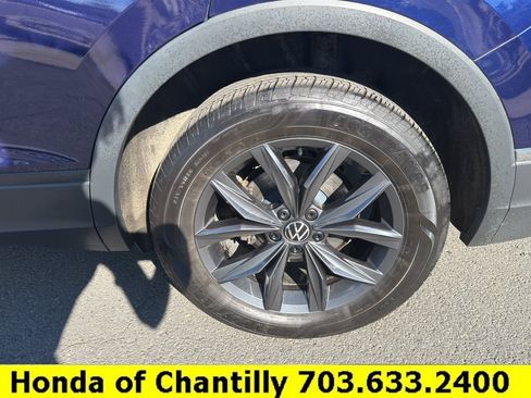 Used 2022 Volkswagen Tiguan SE AWD/4WD image 31