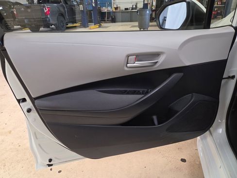 Used 2020 Toyota Corolla L image 11
