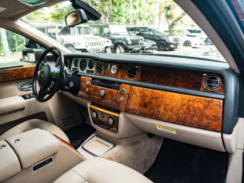 Used 2004 Rolls-Royce Phantom Sedan RWD image 36