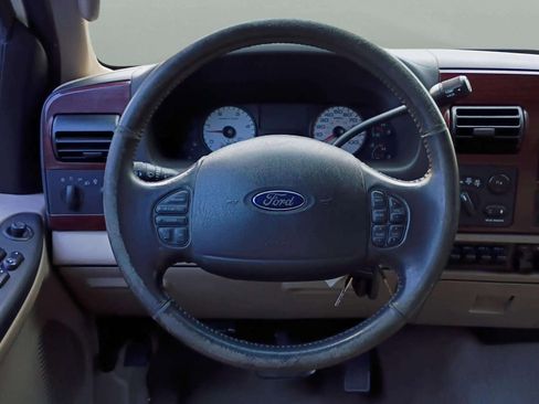 Used 2006 Ford F350 Lariat image 35