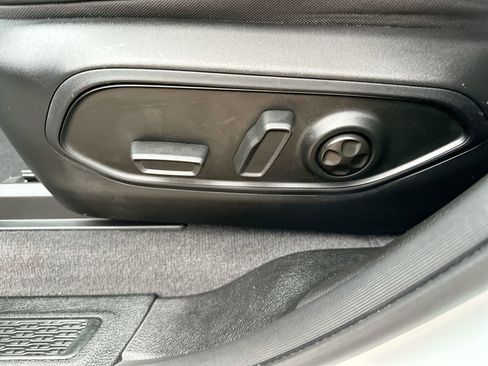 Used 2022 Jeep Grand Cherokee Altitude image 12