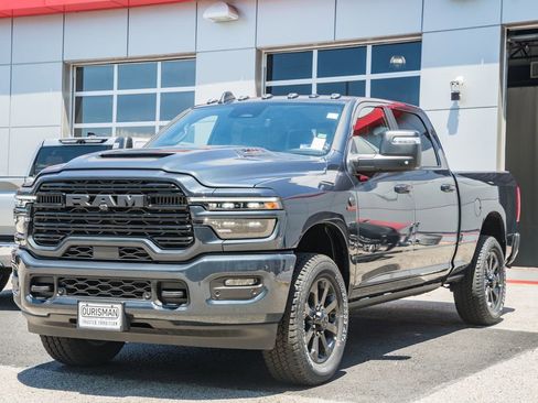 New 2026 RAM 2500 Laramie AWD/4WD image 3
