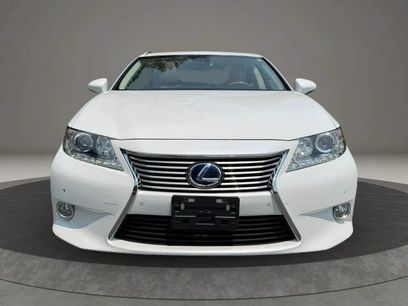 Used 2013 Lexus ES 300h w/ Luxury Pkg