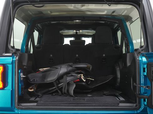 Used 2019 Jeep Wrangler Unlimited Rubicon AWD/4WD image 18