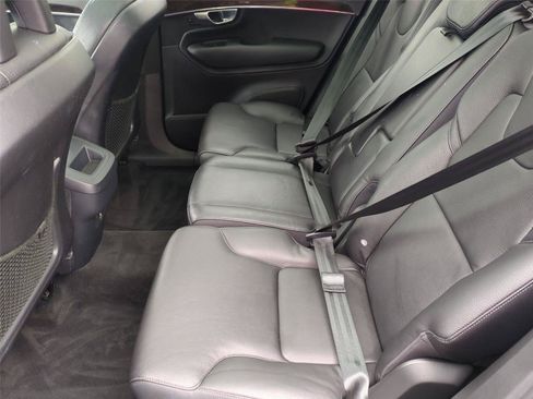 Used 2017 Volvo XC90 T5 Momentum w/ Vision Package AWD/4WD image 16