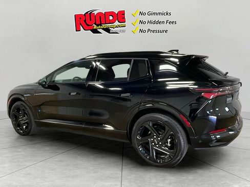 Used 2024 Chevrolet Equinox EV RS FWD image 3