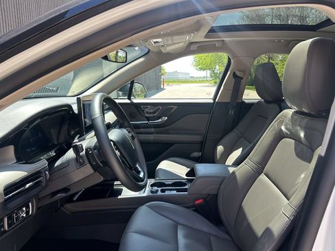 New 2025 Lincoln Corsair Grand Touring AWD/4WD image 11