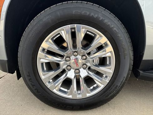 Certified 2025 GMC Yukon Denali image 10