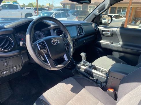 Used 2022 Toyota Tacoma TRD Sport w/ Technology Package AWD/4WD image 15