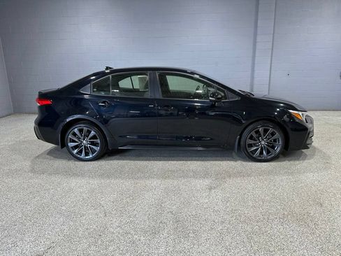 Used 2024 Toyota Corolla SE FWD image 2