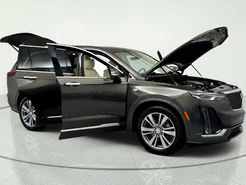 Certified 2020 Cadillac XT6 Premium Luxury FWD image 14