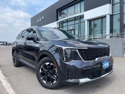 Used 2025 Kia Sorento S w/ Panoramic Sunroof Package