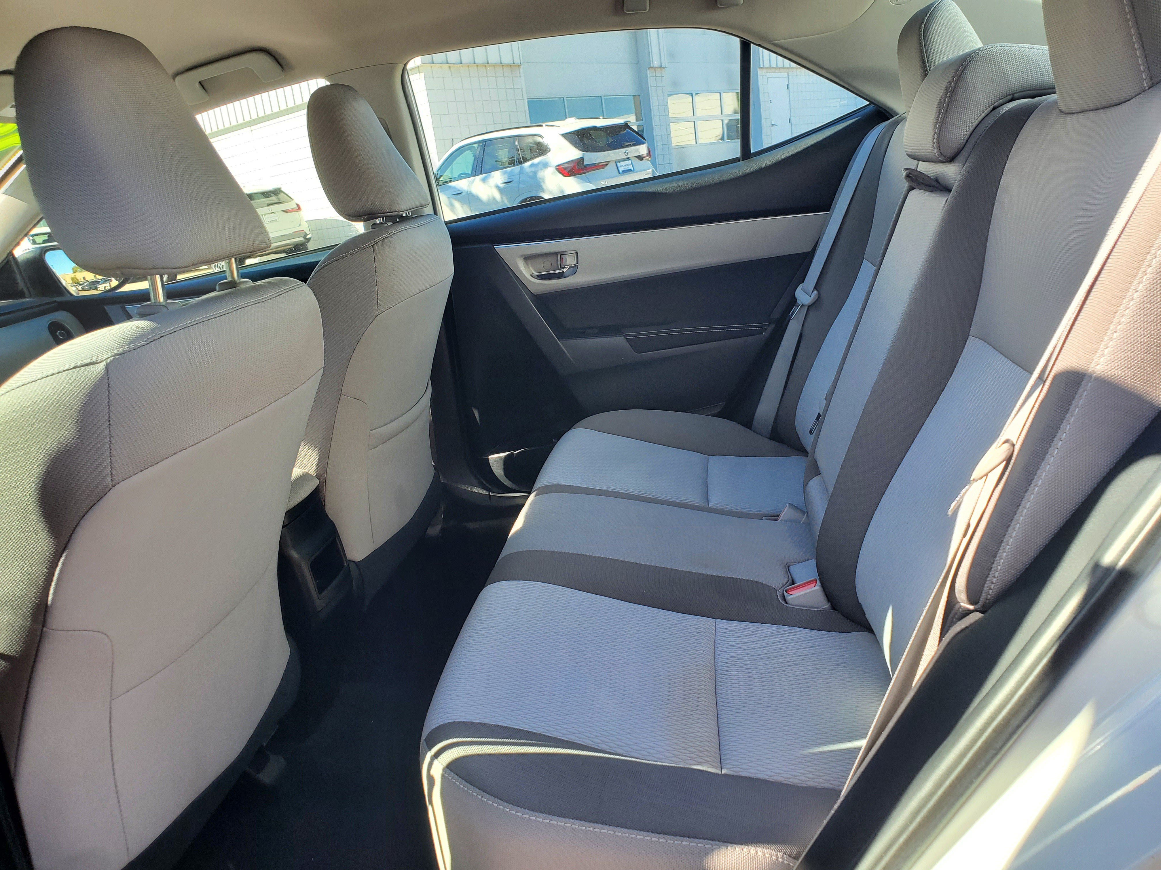 Used 2018 Toyota Corolla LE FWD image 28